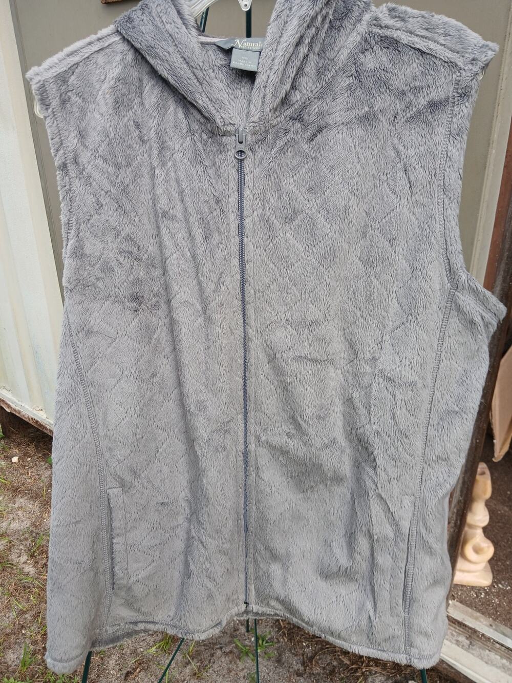 Natural Reflections Gray Faux Fur Hooded Vest XXL Full Zipper Pockets Autumn 20